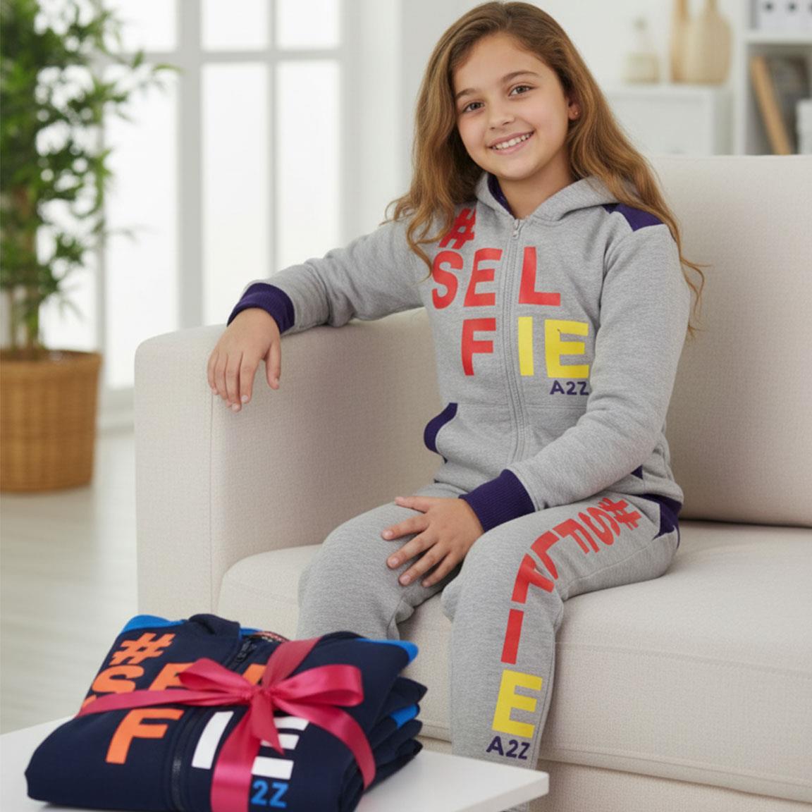 A2Z 4 Kids Girls Boys #SELFIE Tracksuit Hoodie & Joggers Outfit Set Top Bottom